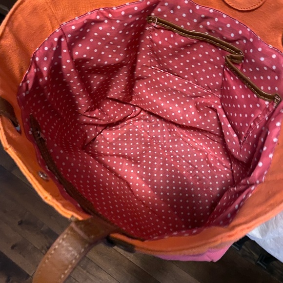 Clark’s over the shoulder bag. Large enough for a laptop and other necessities - Picture 3 of 4